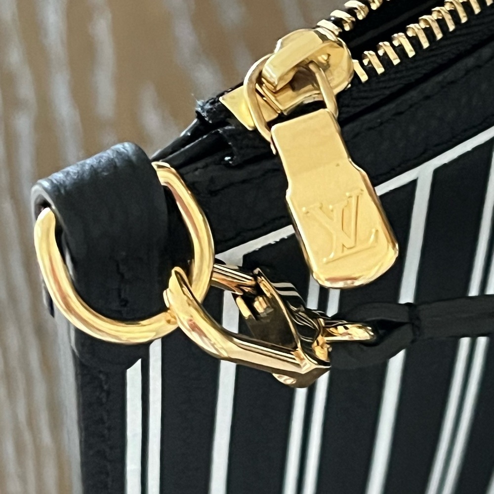 Louis Vuitton Inside Out Neverfull Pouch MM - Picture 5 of 9